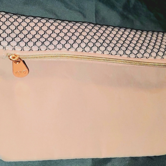 Set of 2 Ipsy Cosmetic Bags - Picture 4 of 6